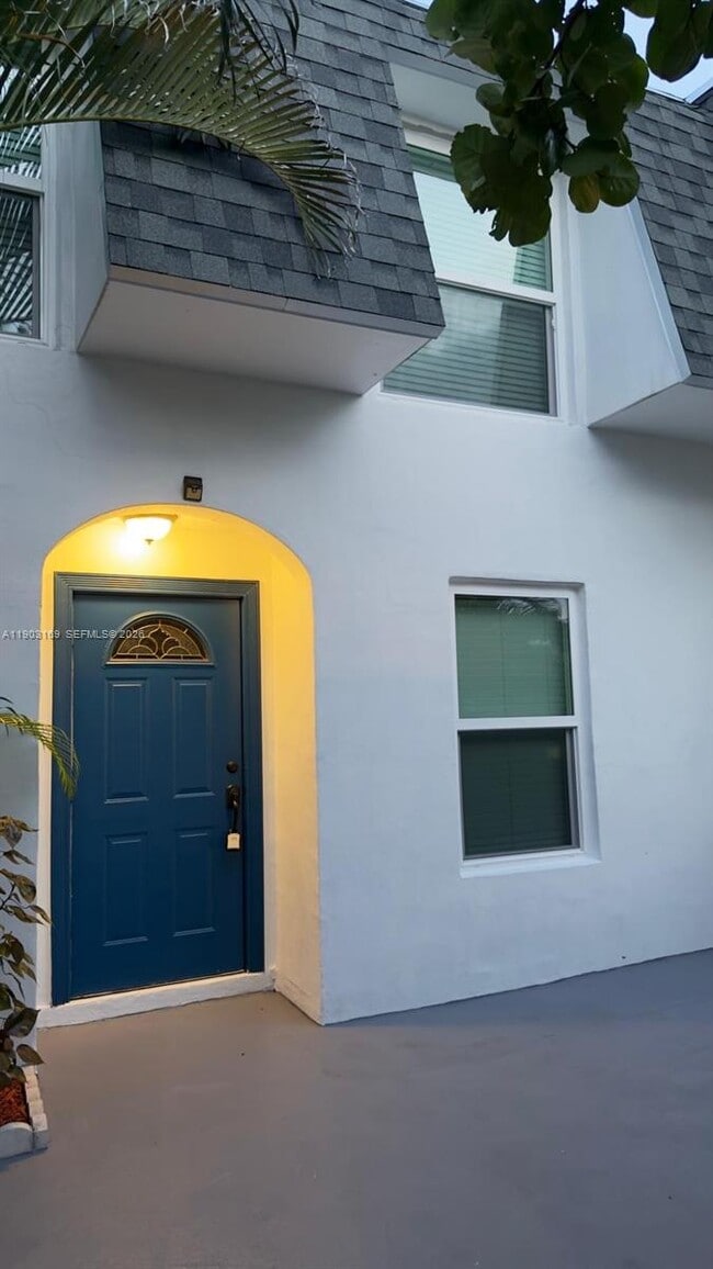 Building Photo - 3908 SW 67th Terrace