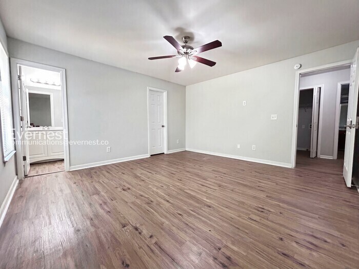 Building Photo - 841 Ridge Ave NW