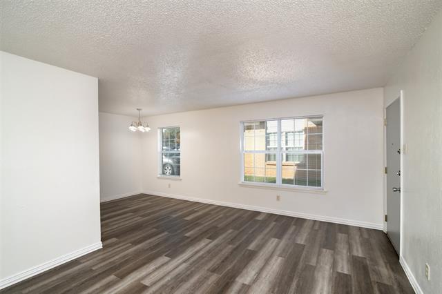 Building Photo - 7048 Glenview Dr