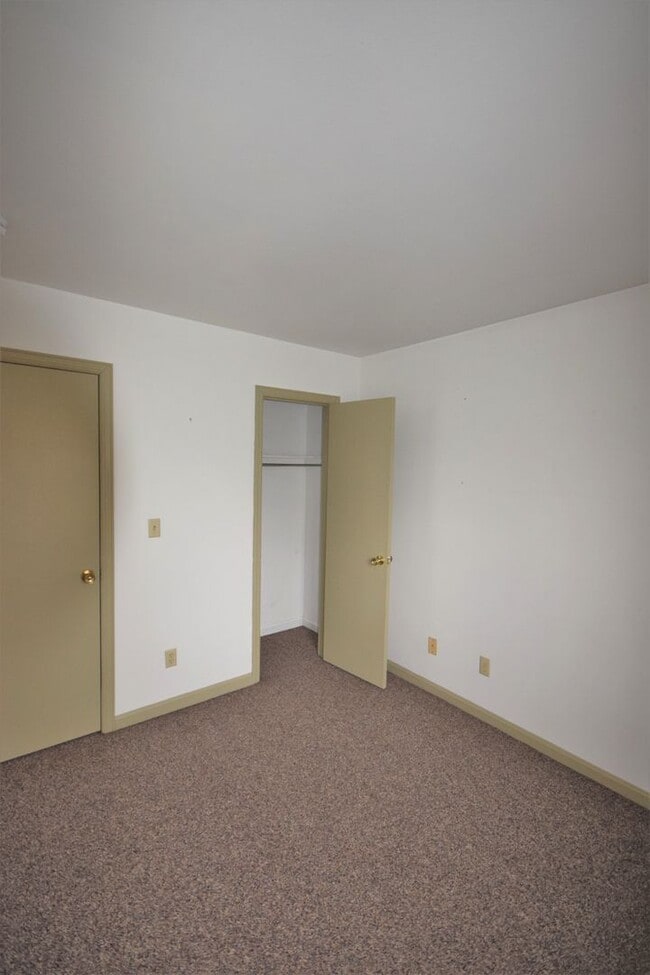 Building Photo - Brick Townhome in Park Forest!