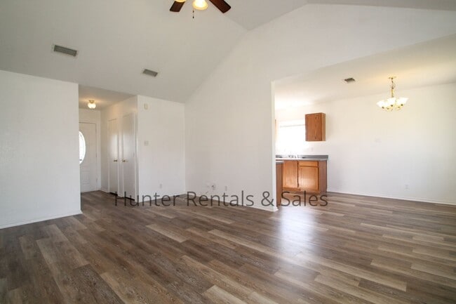 Building Photo - North Killeen!
