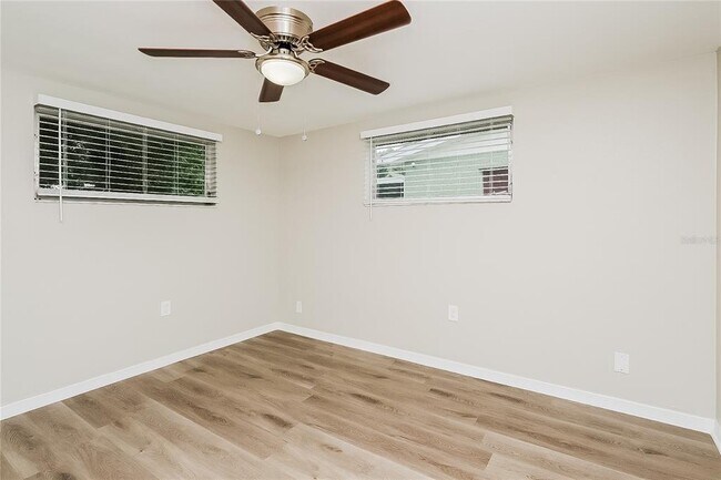 Building Photo - 3914 Pensdale Dr