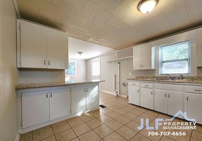 Building Photo - Cute 2 Bed/1 Bath Ranch in Kannapolis!