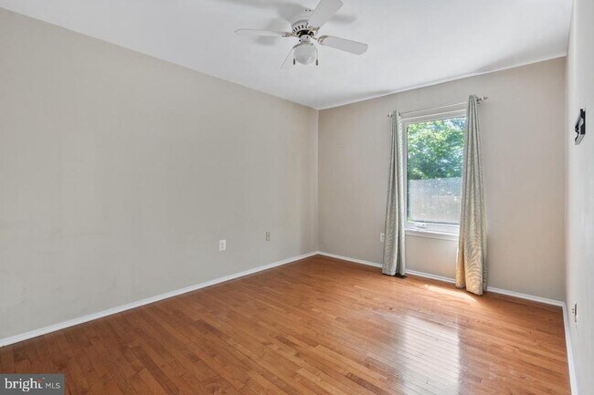 Building Photo - 2983 Borge St