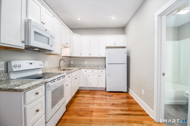 Building Photo - 23 S Main St