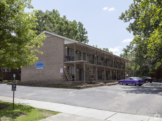 Building Photo - Eastwood Apartments