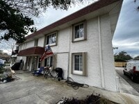 Building Photo - 1/1B 2nd floor unit located in Jacksonvill...