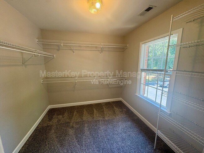 Building Photo - 4506 Treerose Way