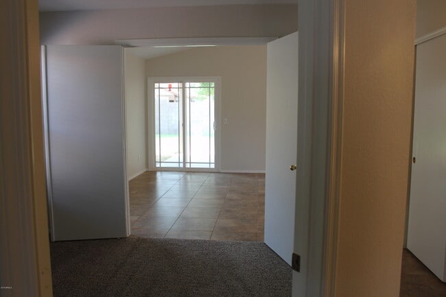 Building Photo - 1017 W Redondo Dr