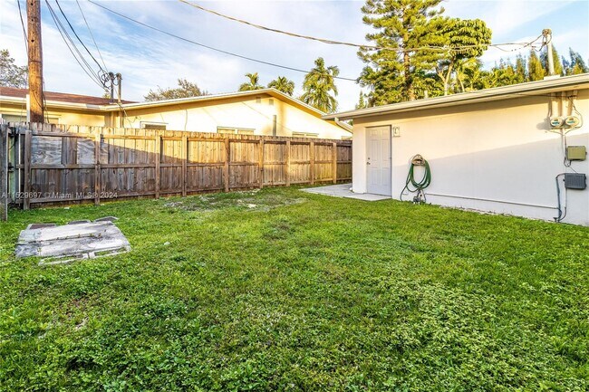 Building Photo - 11940 SW 81st Rd