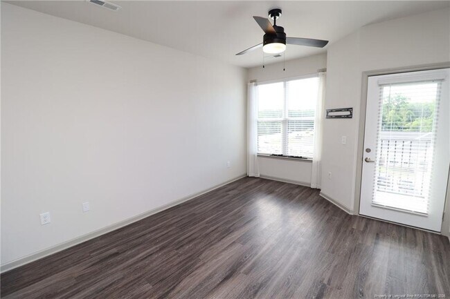 Building Photo - 2402 Gathering Sq Ct