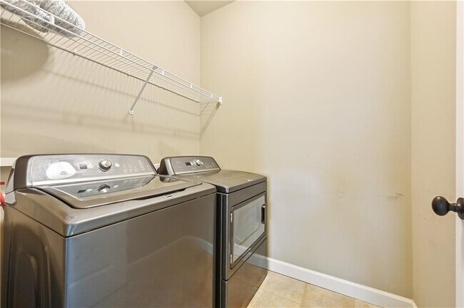 Building Photo - 4522 Gateway Ct