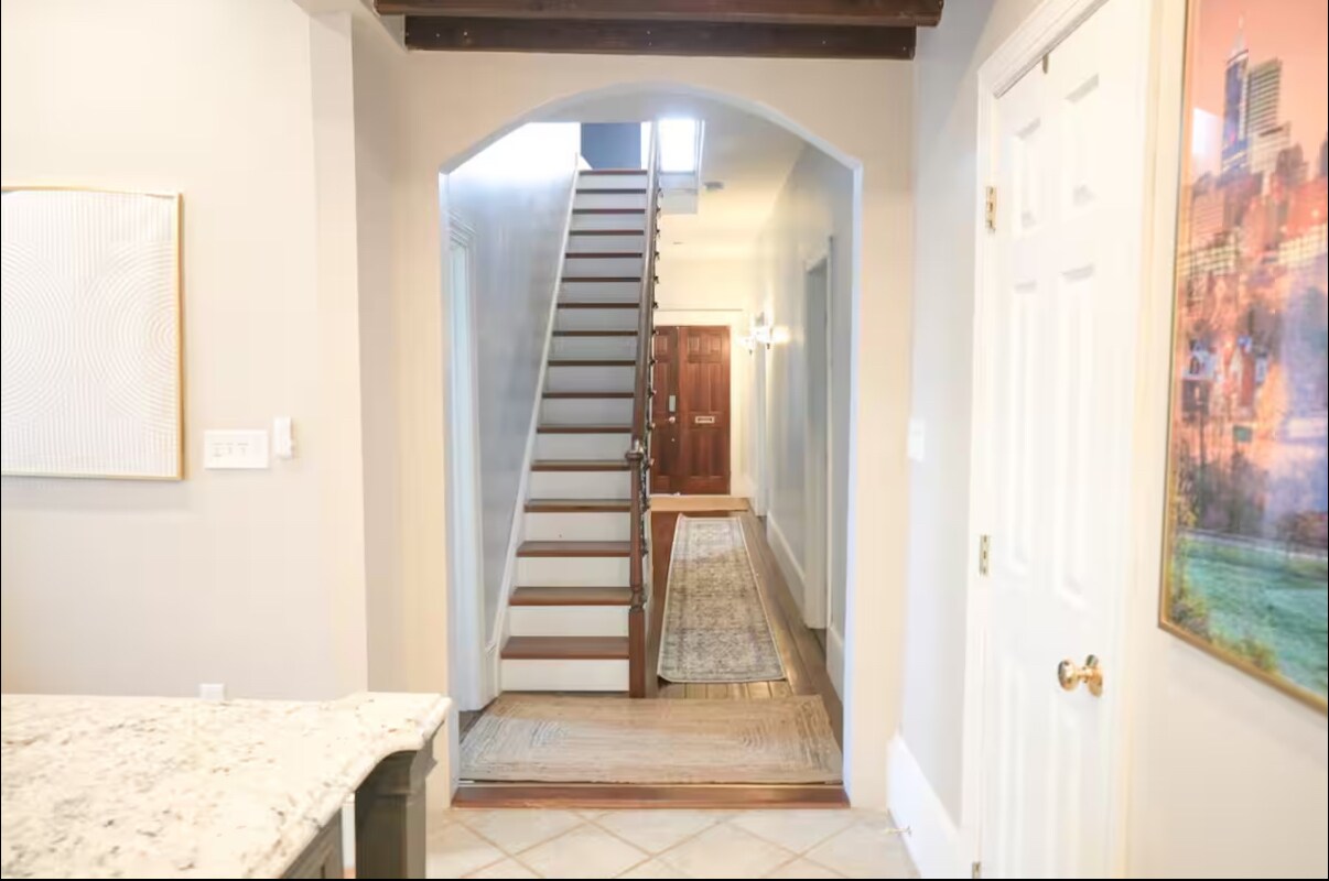 Building Photo - 405 Morson St