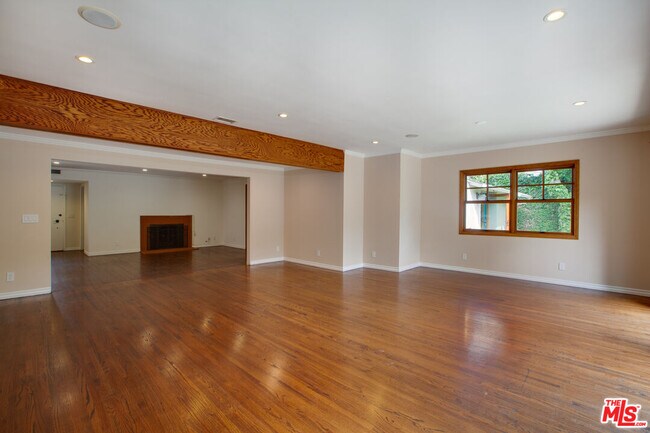 Building Photo - 3363 Colbert Ave