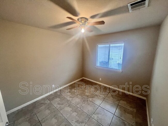 Building Photo - 2509 Elara Dr