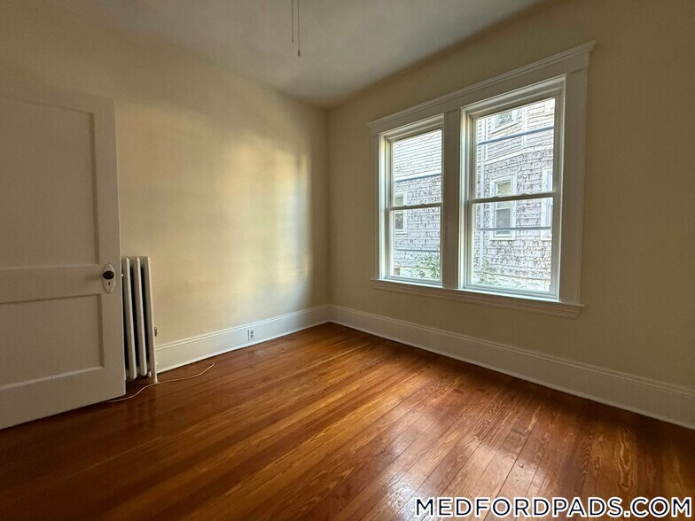 Building Photo - 45 Warner St