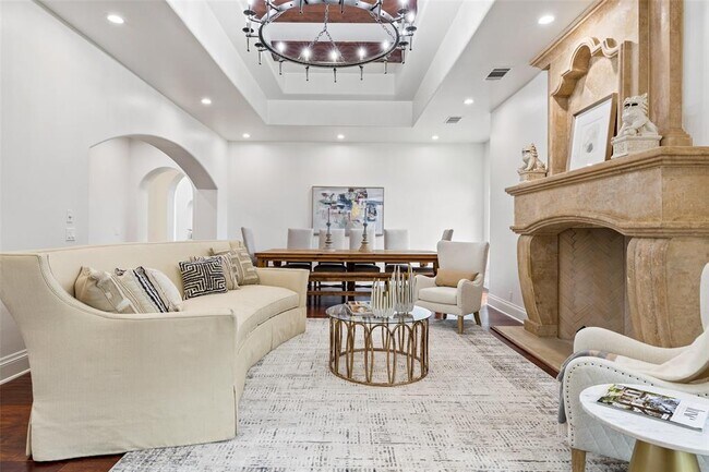 Building Photo - 4805 Mirador Dr