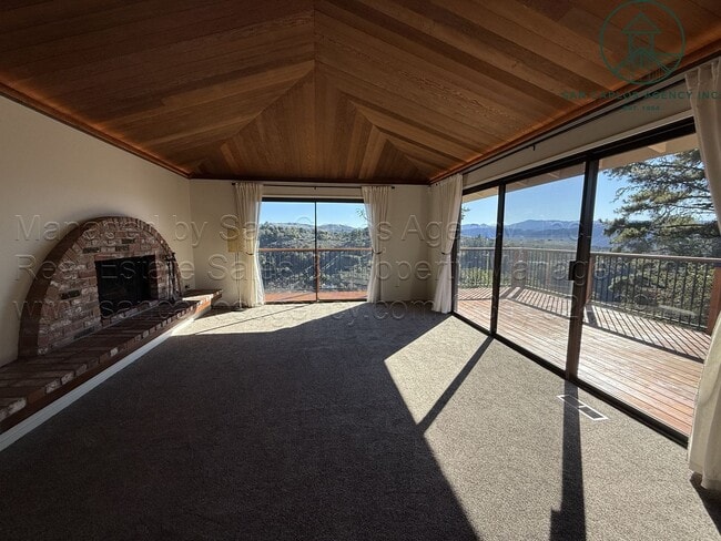 Building Photo - Impeccable Laureles Grade Estate Property with Valley Views