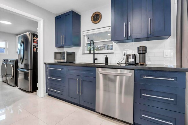 Building Photo - 5070 SW 94th Terrace