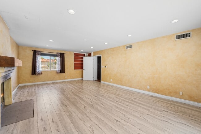 Building Photo - 8743 Topanga Canyon Blvd