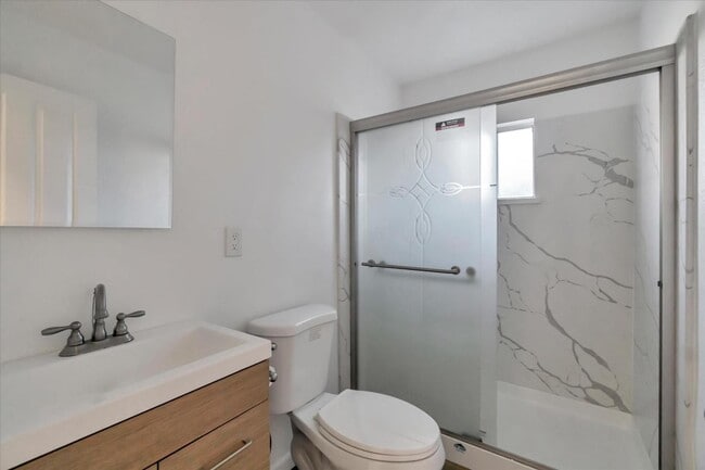 Building Photo - 5820 Dewey Blvd