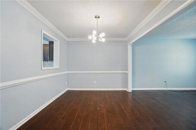 Building Photo - Stylish Townhouse in Prime VA Beach Location!