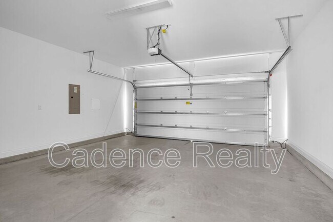 Building Photo - 1626 Grey Cliff Run