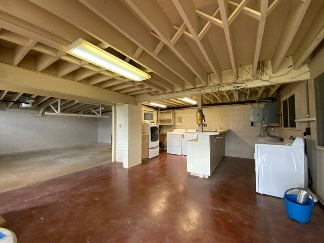 Building Photo - T1247ach