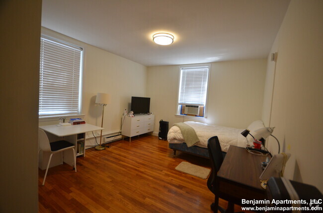 Building Photo - 521 Beacon St