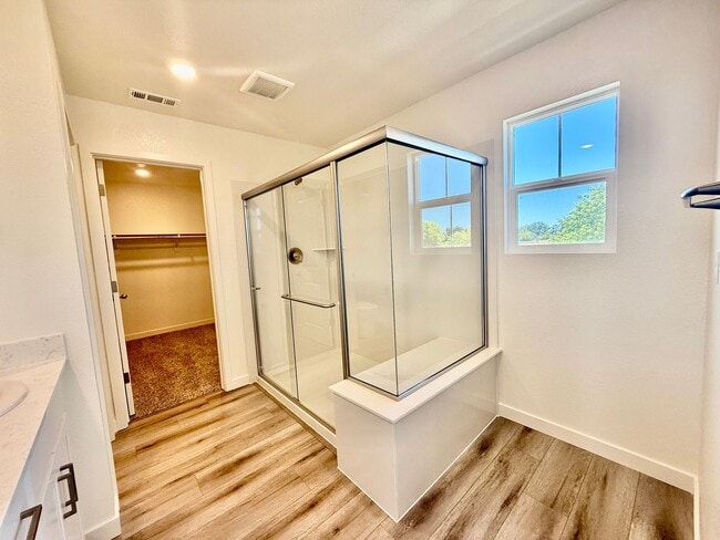 Building Photo - New home available now