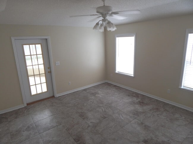 Building Photo - 1925 Catamaran Dr