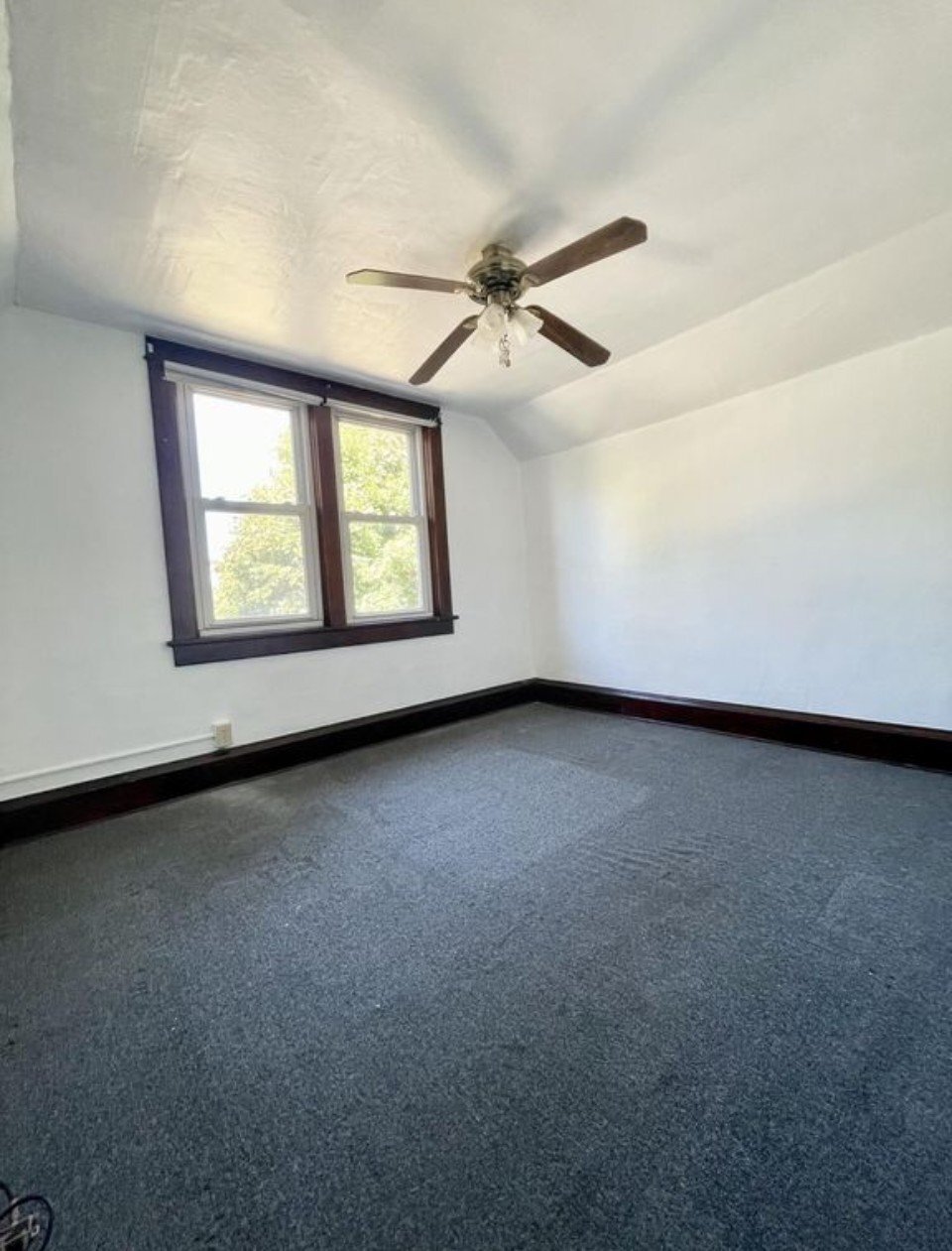 Building Photo - 806 E Loomis St