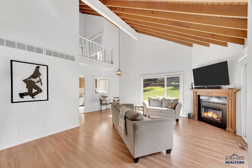 Building Photo - 1C Glendale Ln