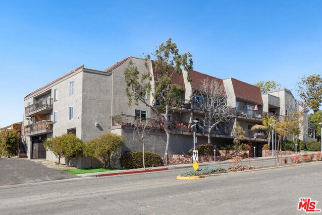 Building Photo - 1125 Pico Blvd