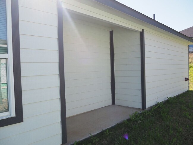 Building Photo - 4 Bed 2.5 Bath Duplex in Ft Worth