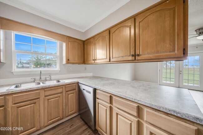 Building Photo - 404 Missouri Ave