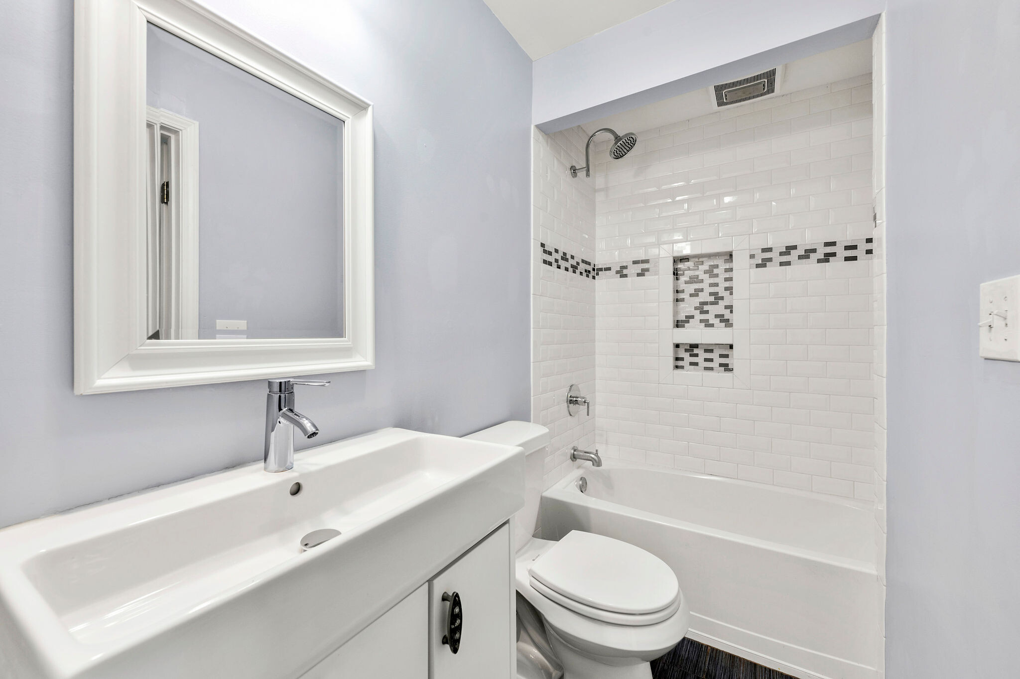Upstairs bathroom - 121 Brower Street