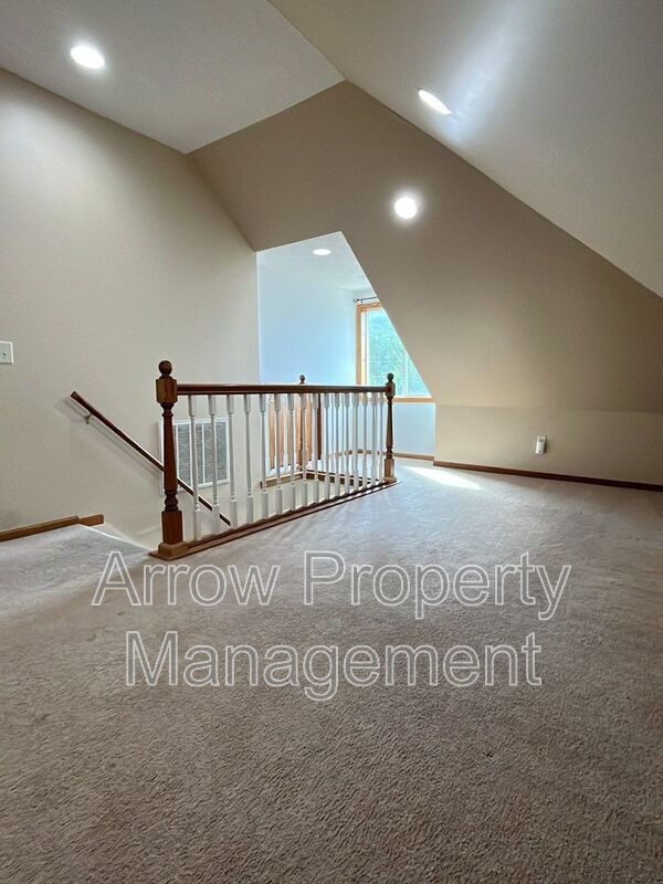 Building Photo - 4019 Lenox Ave