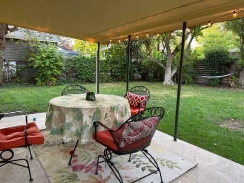 Patio - 1906 S Imperial St