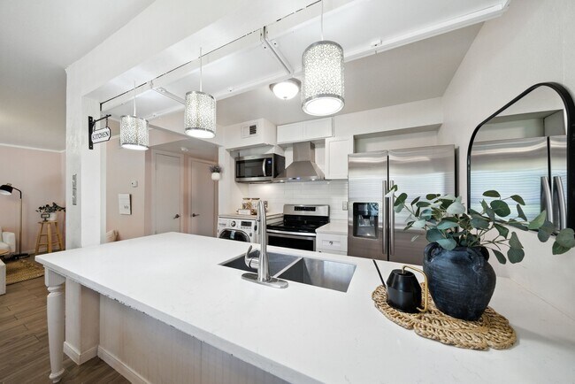 Building Photo - 8931 Gaylord Dr
