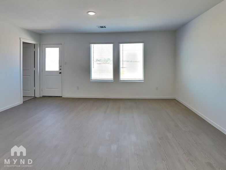 Building Photo - 328 Pacific Waters