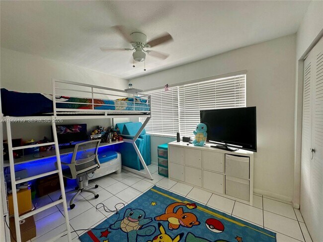 Building Photo - 6712 SW 114th Ave