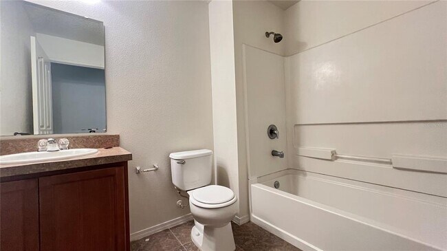 Building Photo - 13609 Laranja St