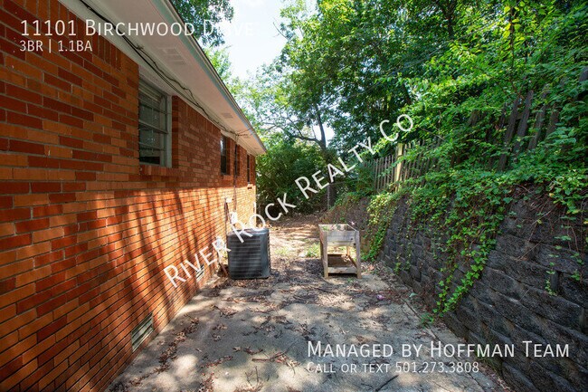 Building Photo - 11101 Birchwood Dr