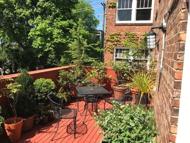 Building Photo - Garden Court Condominium - Capitol Hill