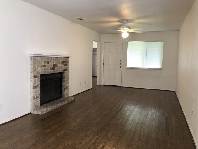 Building Photo - 3707EL