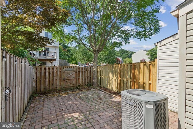 Building Photo - 8483 Aurora Ct