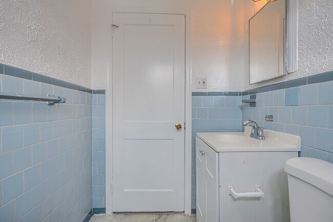 Building Photo - 2230 Coralthorn Rd