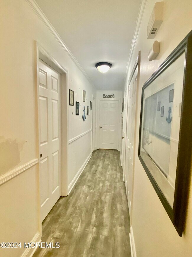 Building Photo - 364 Westwood Ave