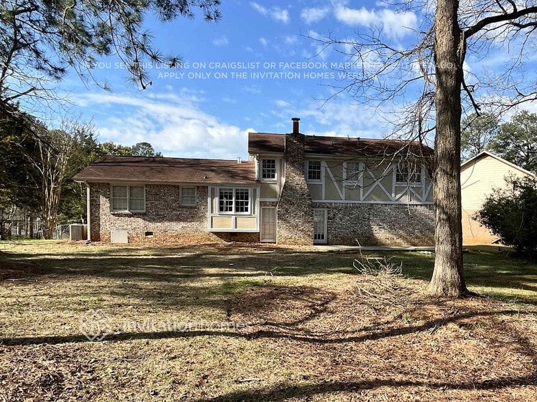 Building Photo - 230 Meadowood Ct